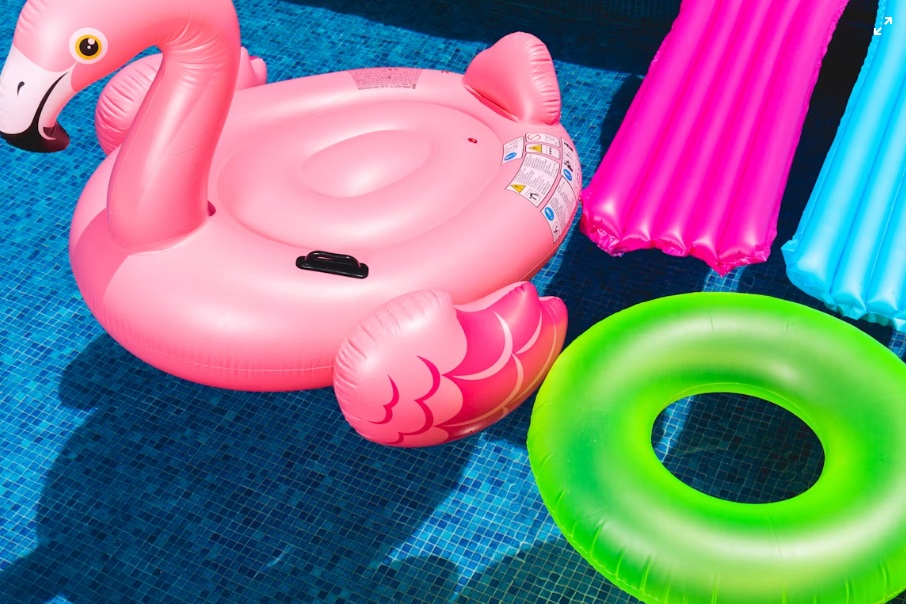 pool party
